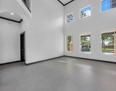 21703 Spur Circle Lane - Photo Thumbnail 5