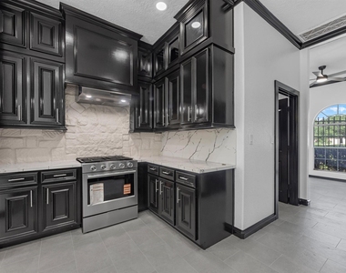 21703 Spur Circle Lane - Photo Thumbnail 11