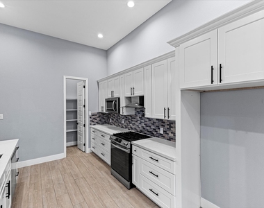 250 Hampton Glen Road - Photo Thumbnail 15