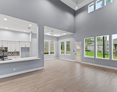 250 Hampton Glen Road - Photo Thumbnail 8