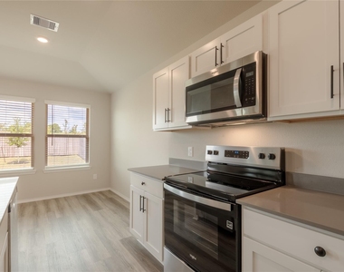 217 Rockbridge Drive - Photo Thumbnail 10