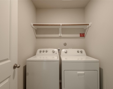 217 Rockbridge Drive - Photo Thumbnail 24