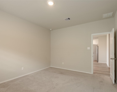 217 Rockbridge Drive - Photo Thumbnail 14