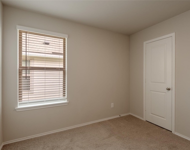 217 Rockbridge Drive - Photo Thumbnail 22
