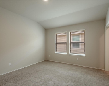 217 Rockbridge Drive - Photo Thumbnail 13