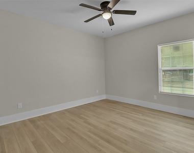 101 E James Street - Photo Thumbnail 10