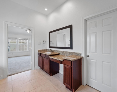 2716 Sherwin Street - Photo Thumbnail 28