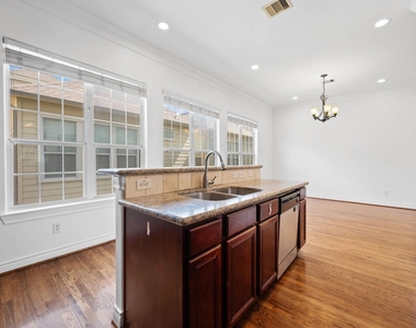 2716 Sherwin Street - Photo Thumbnail 12