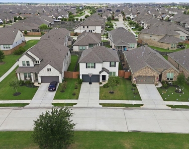 7315 Buckthorn Hollow Trail - Photo Thumbnail 22
