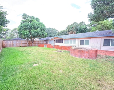 9117 Vicksburg Avenue - Photo Thumbnail 22