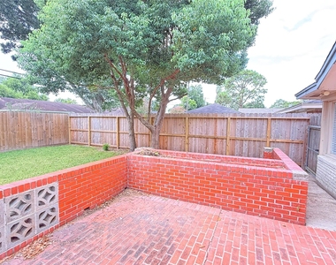 9117 Vicksburg Avenue - Photo Thumbnail 19