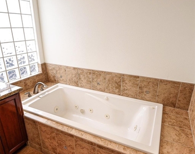 6116 1/2 Hamman Street - Photo Thumbnail 23