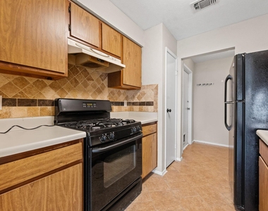 20023 Bambiwoods Drive - Photo Thumbnail 7