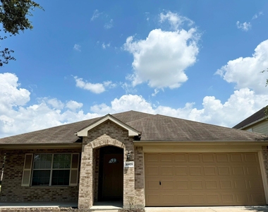 16923 Hampton Glen Court - Photo Thumbnail 2