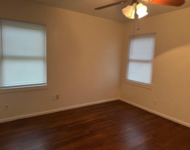 116 Forest Oaks Lane - Photo Thumbnail 5