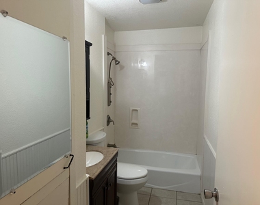 116 Forest Oaks Lane - Photo Thumbnail 6