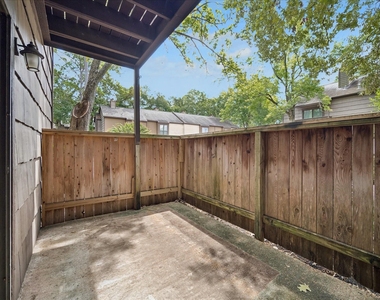 11711 Memorial Drive - Photo Thumbnail 4