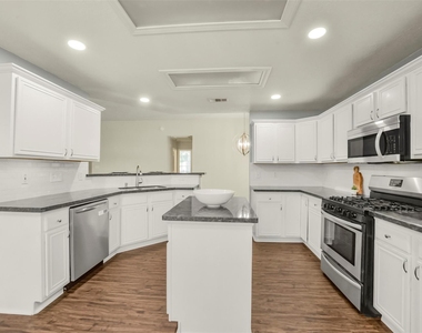 11711 Inga Lane - Photo Thumbnail 11