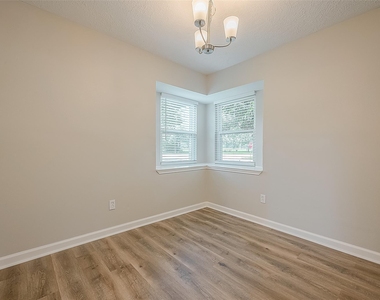 10935 Gulfdale Drive - Photo Thumbnail 13