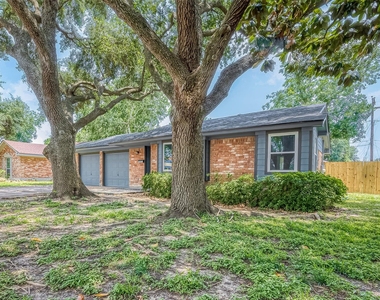 10935 Gulfdale Drive - Photo Thumbnail 8