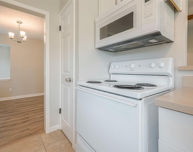 10935 Gulfdale Drive - Photo Thumbnail 21