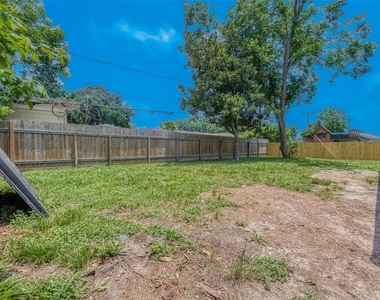 10935 Gulfdale Drive - Photo Thumbnail 40