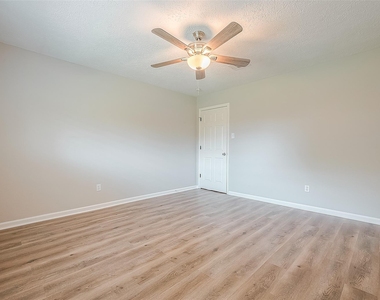 10935 Gulfdale Drive - Photo Thumbnail 32