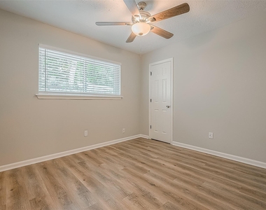10935 Gulfdale Drive - Photo Thumbnail 29