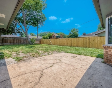 10935 Gulfdale Drive - Photo Thumbnail 37