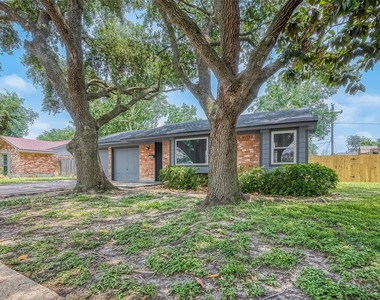 10935 Gulfdale Drive - Photo Thumbnail 7