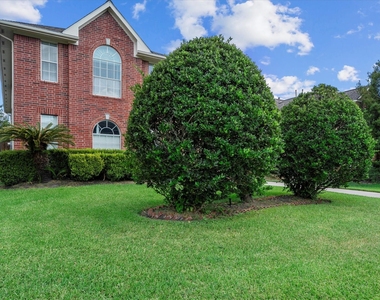 9218 Memorial Pines Way - Photo Thumbnail 31