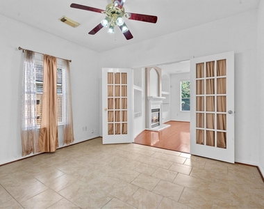 9218 Memorial Pines Way - Photo Thumbnail 5