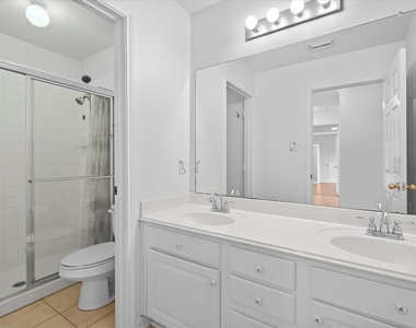 9218 Memorial Pines Way - Photo Thumbnail 27