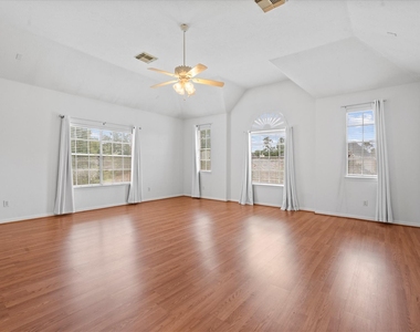 9218 Memorial Pines Way - Photo Thumbnail 22