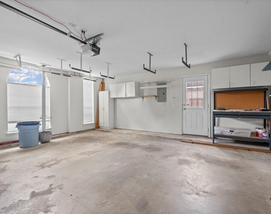 9218 Memorial Pines Way - Photo Thumbnail 33