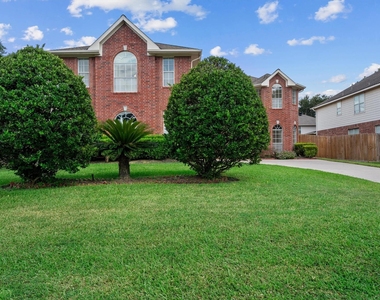 9218 Memorial Pines Way - Photo Thumbnail 30