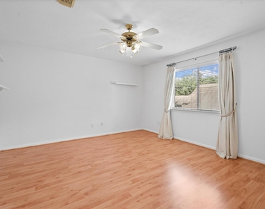 9218 Memorial Pines Way - Photo Thumbnail 26
