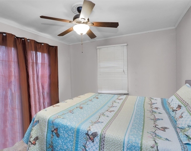702 W Caroline Street - Photo Thumbnail 12