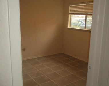 4311 Daisy Meadow Drive - Photo Thumbnail 26