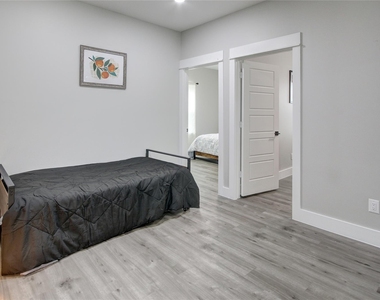 9305 Tower Street - Photo Thumbnail 32