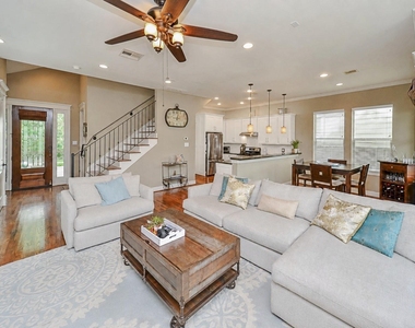 1411 W 22nd Street - Photo Thumbnail 3