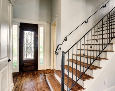 1411 W 22nd Street - Photo Thumbnail 2