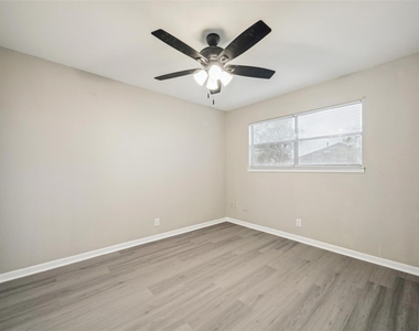 910 7th Avenue N - Photo Thumbnail 5