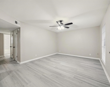 910 7th Avenue N - Photo Thumbnail 3
