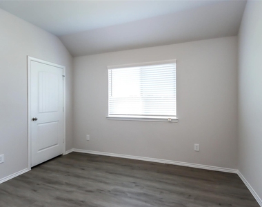 21602 Lexor Drive - Photo Thumbnail 11