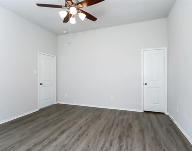 21602 Lexor Drive - Photo Thumbnail 6