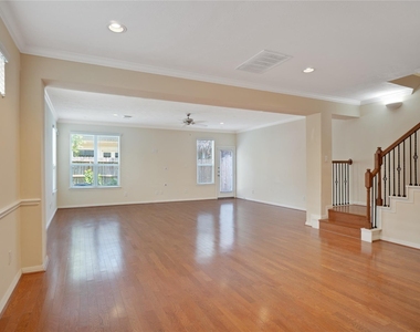 5420 Petty Street - Photo Thumbnail 3