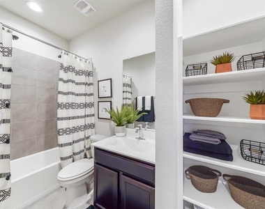 3131 Langley Bend Lane - Photo Thumbnail 16