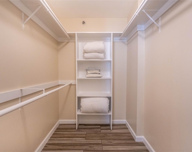 3525 Sage Road - Photo Thumbnail 4
