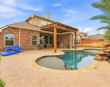 17915 Creek Bluff Lane - Photo Thumbnail 14